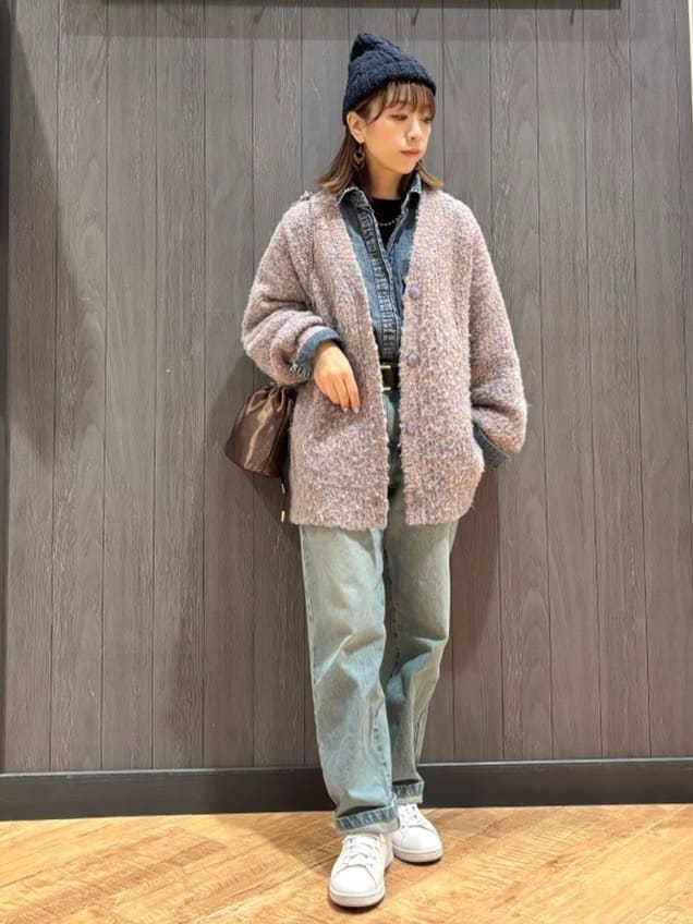 meiさんの「SHOO･LA･RUE｜【S-LL】程よくゆったりな 柔らかデニムテーパードパンツ」を使ったコーディネート