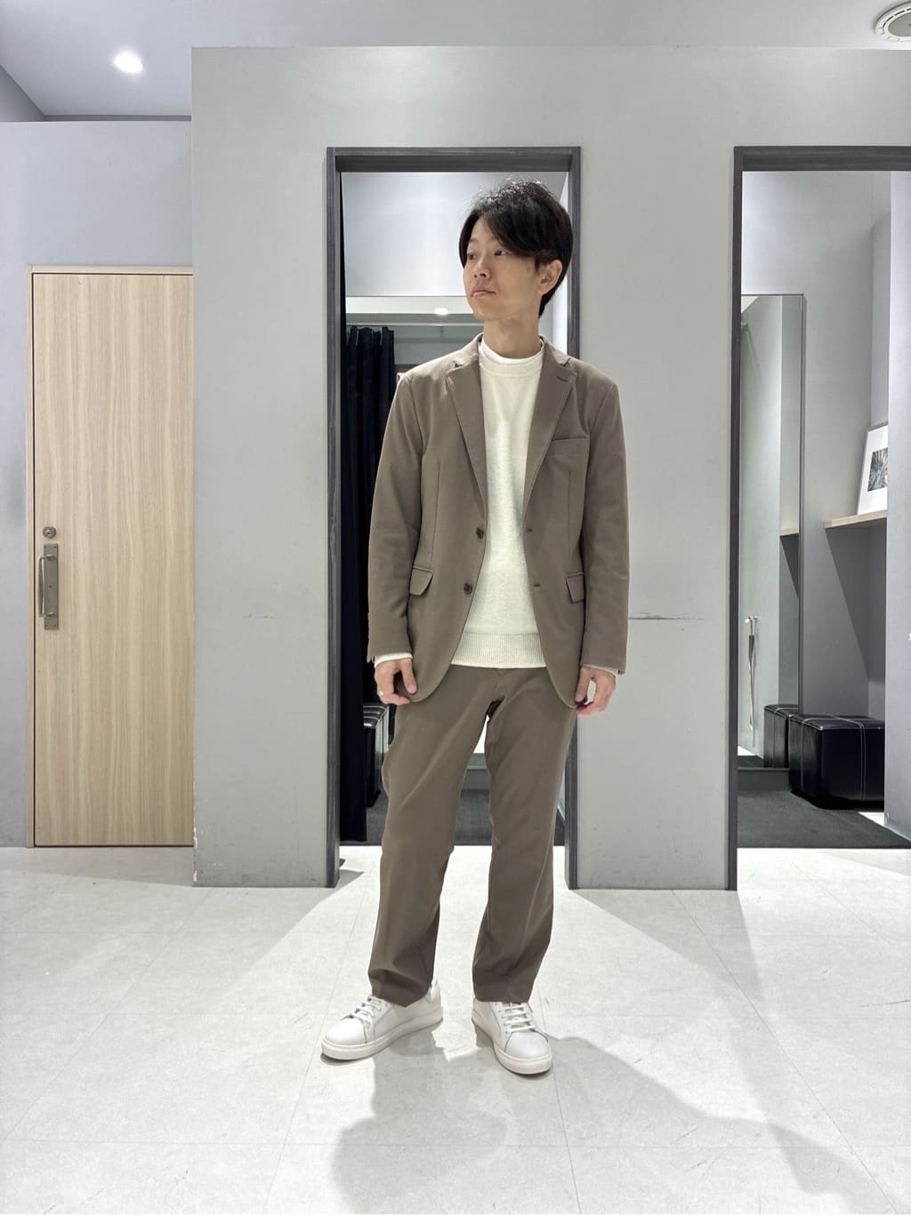 わいずみさんの「TAKEO KIKUCHI｜カシミヤブレンド ビーバー調ピンヘッドスタンドカラーコート」を使ったコーディネート