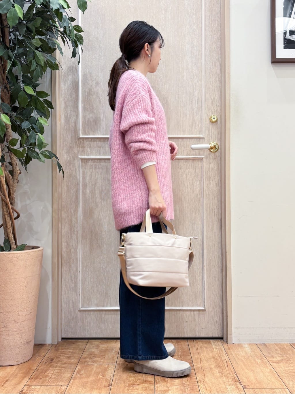 なみさんの「SHOO･LA･RUE｜ふわふわタッチ Vネックニットチュニック」を使ったコーディネート