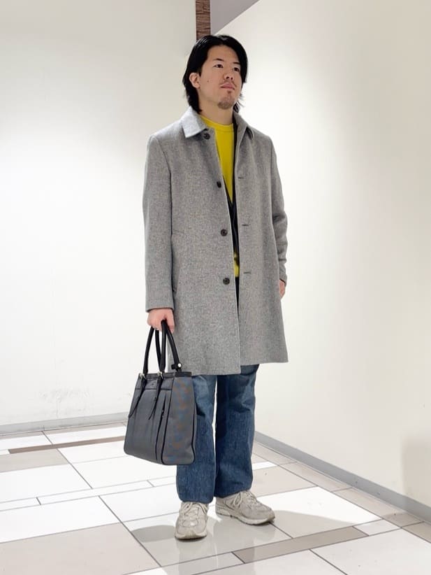 及川さんの「TAKEO KIKUCHI｜カシミヤブレンド ビーバー調ステンカラーコート」を使ったコーディネート