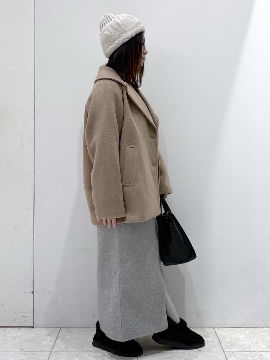 mameさんの「OPAQUE.CLIP｜カシミヤブレンドウールミドルピーコート」を使ったコーディネート