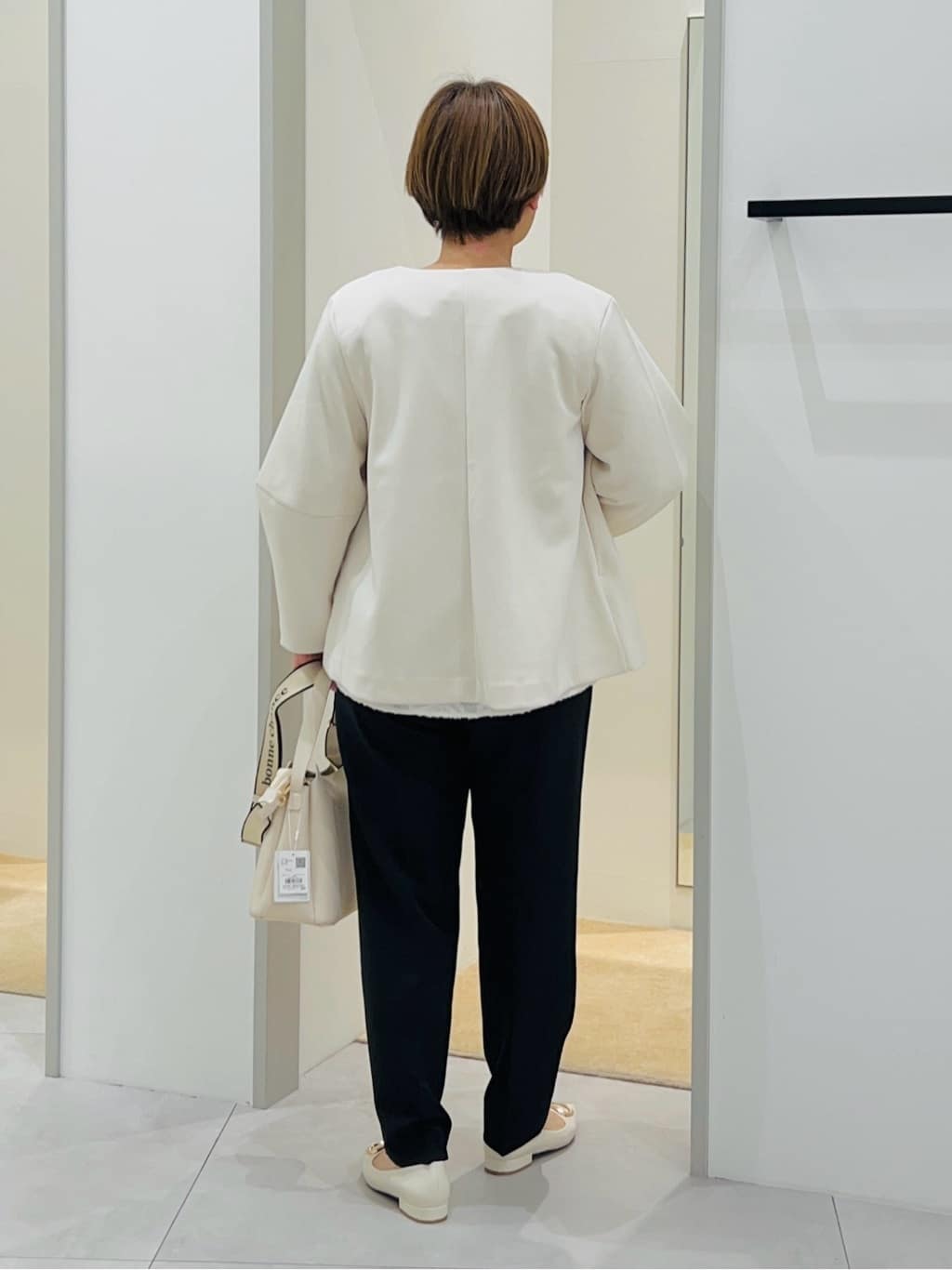 タナさんの「THE SHOP TK｜【通勤スタイルに】美脚シルエット ダブルクロステーパードパンツ/セットアップ可」を使ったコーディネート