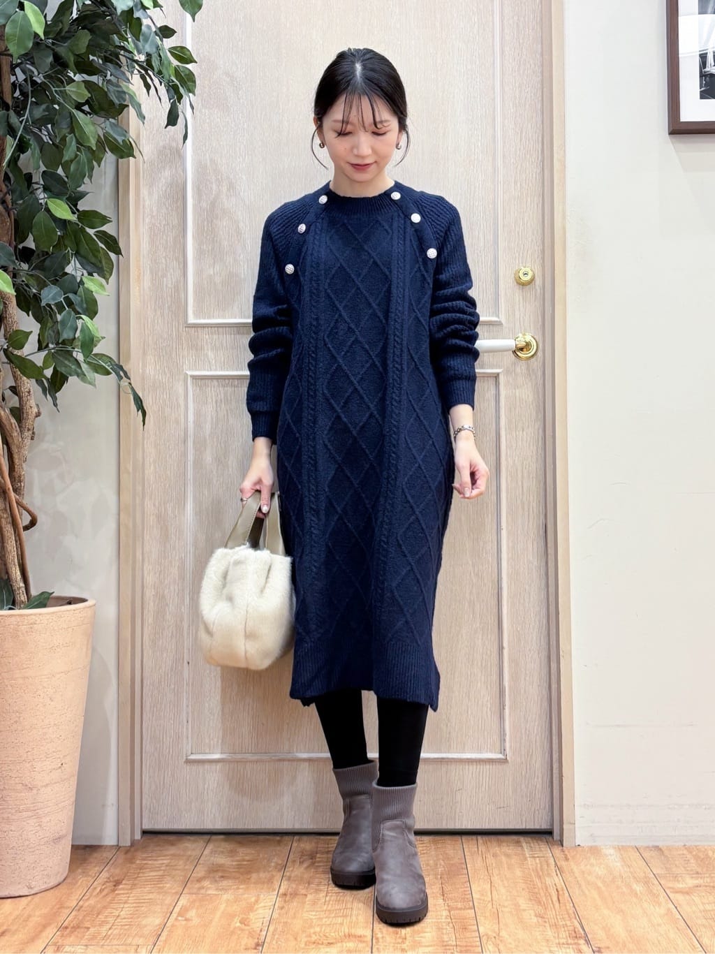 なみさんの「SHOO･LA･RUE｜【撥水/洗える】ショートフーディーダウン」を使ったコーディネート
