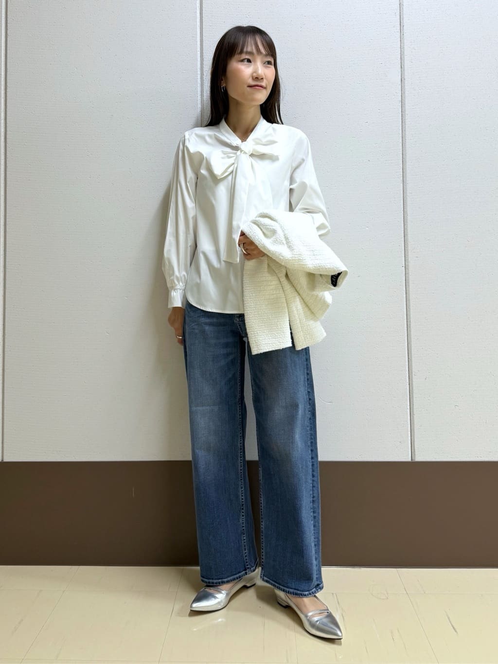 mamiさんの「INDIVI｜【2点セット／洗える】ツイードジレ＆ボウタイブラウス」を使ったコーディネート