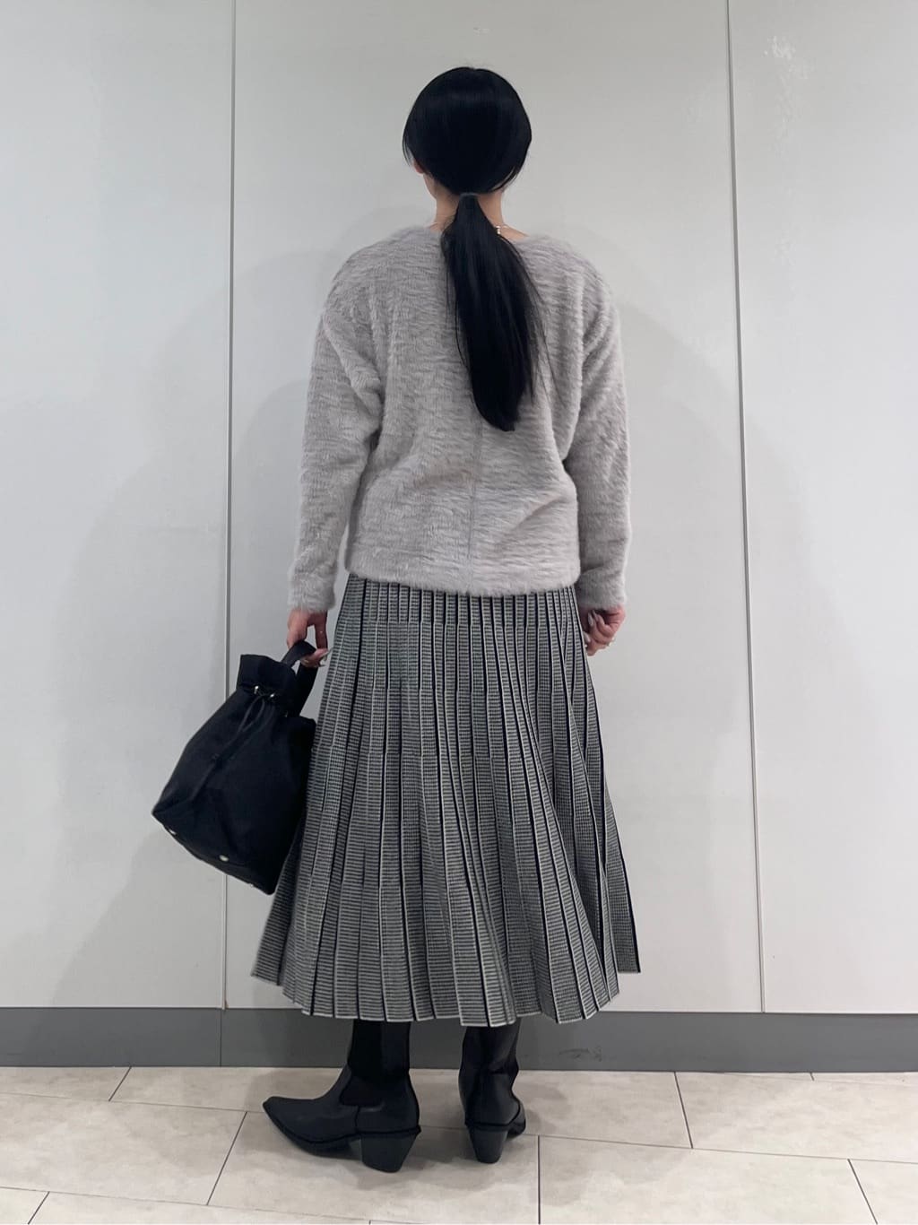 hasuさんの「INDIVI｜【洗える】エアリーシャギートップス」を使ったコーディネート