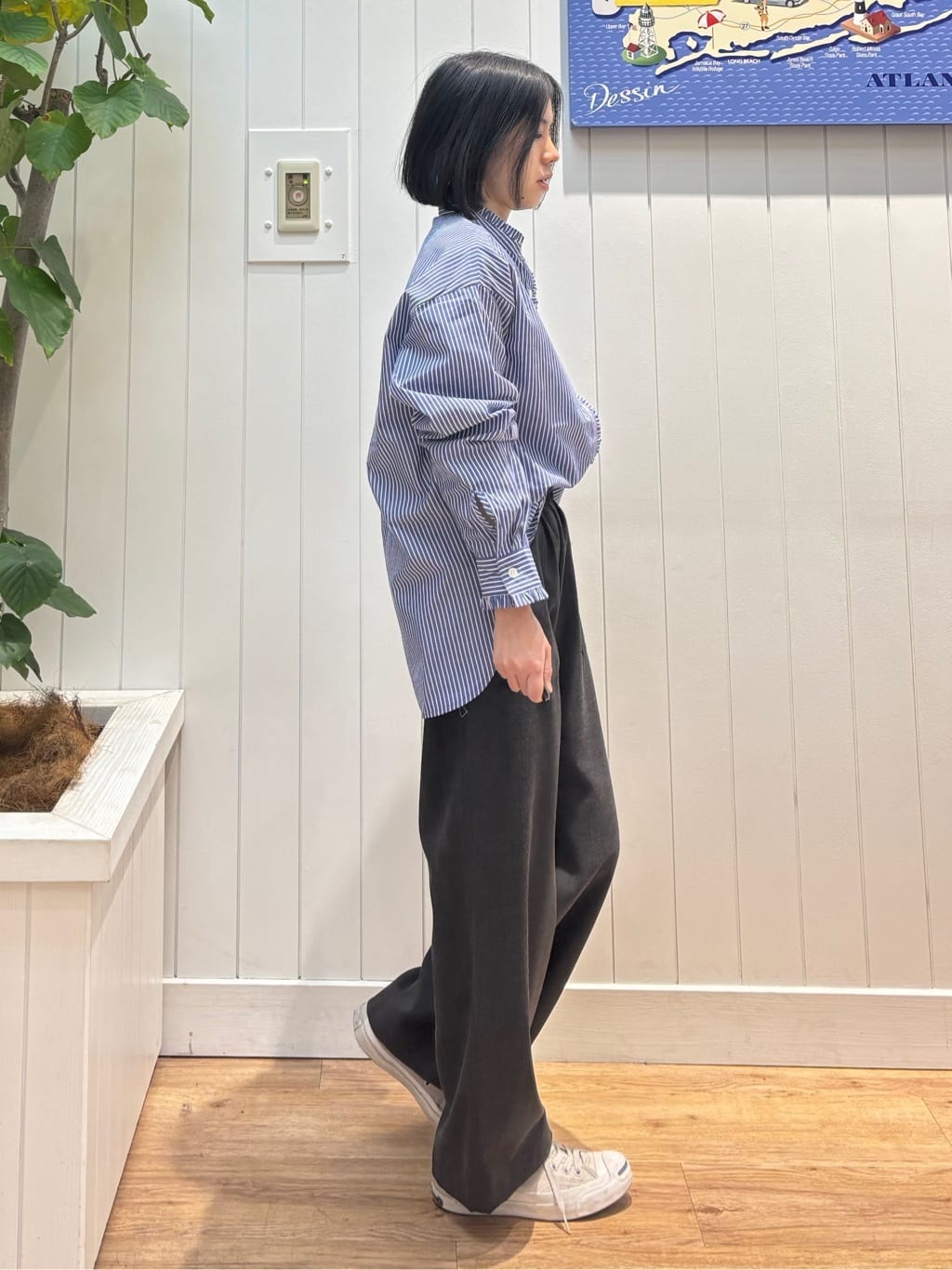 OKADAさんの「Dessin｜【洗える】フリルネックブラウス」を使ったコーディネート
