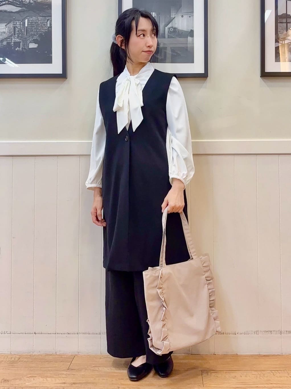 ゆうさんの「SHOO･LA･RUE｜【洗濯機可/セットアップ可/S-3L】きちんと楽に。カットジョーゼット ロングジレ」を使ったコーディネート