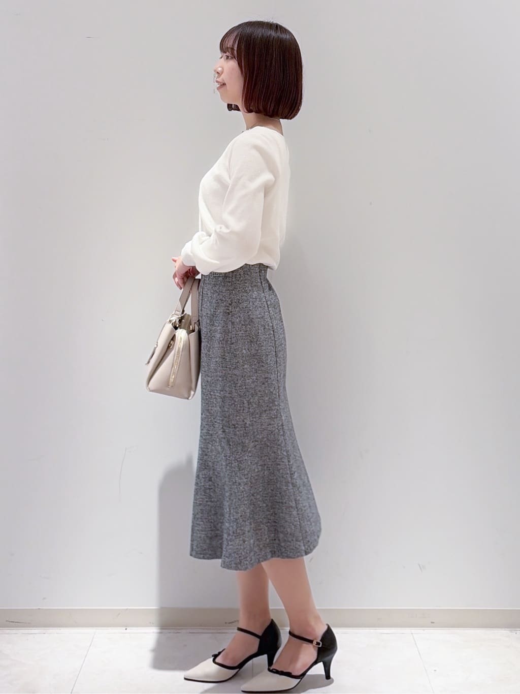 yurinaさんの「index｜ラメスカラップビジューデザインニット【洗濯機OK】《6col／S～LL》」を使ったコーディネート