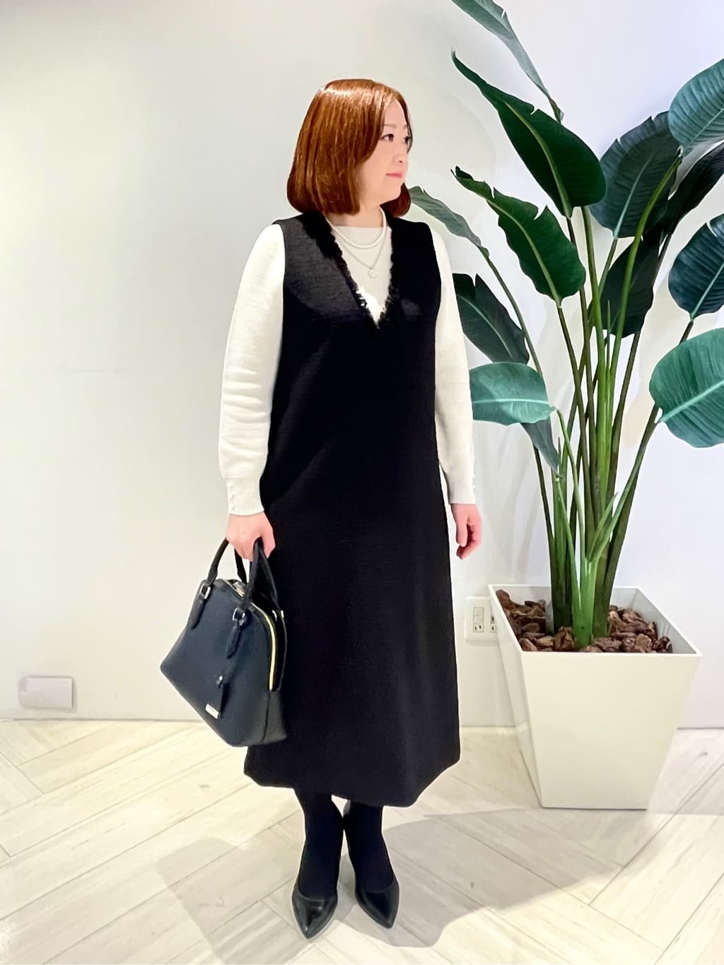 Tomoさんの「UNTITLED｜【洗える/細見え】ツイード ジャンパースカート」を使ったコーディネート