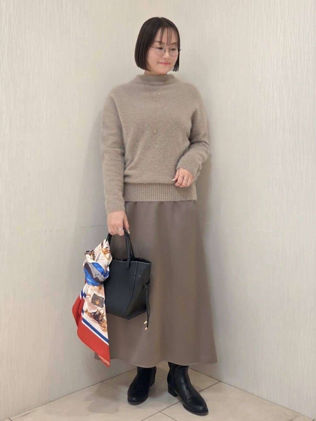 naokoさんの「UNTITLED｜【大人な品格/ふわふわニット】フォックスカシミヤ コクーンニット」を使ったコーディネート