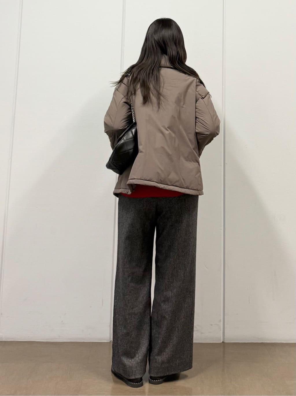 mizukiさんの「INDIVI｜【撥水／洗える／デザイン衿】ステッチレス ショートダウンコート」を使ったコーディネート