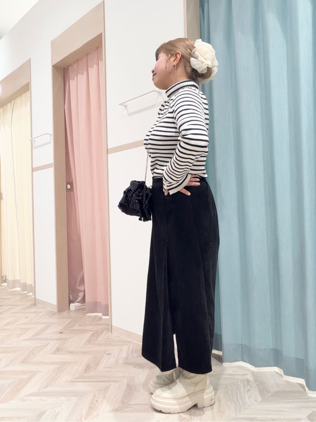 まちゃんなちゃんさんの「SHOO･LA･RUE｜フェイクファーブルゾン」を使ったコーディネート