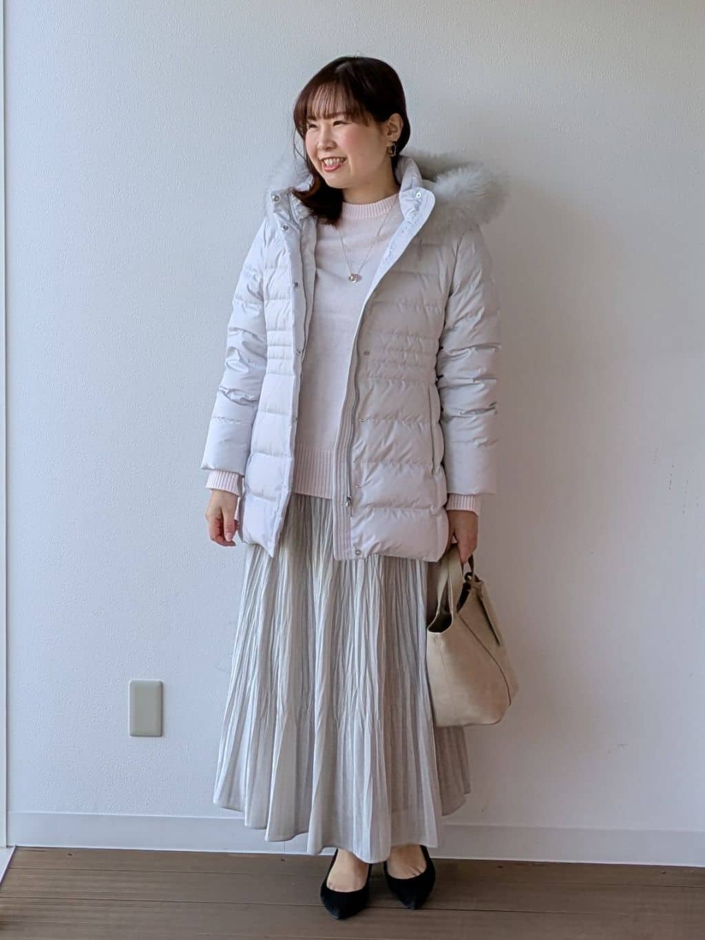 なみきさんの「UNTITLED｜【はっ水機能/フード取り外し可】ミディダウンコート」を使ったコーディネート