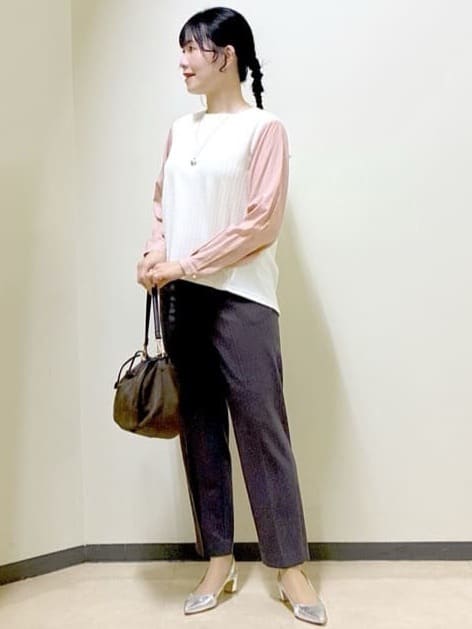  beni_gingerさんの「Reflect｜【チェーン長さ調節可】リーフパーツ&times;淡水パールネックレス」を使ったコーディネート