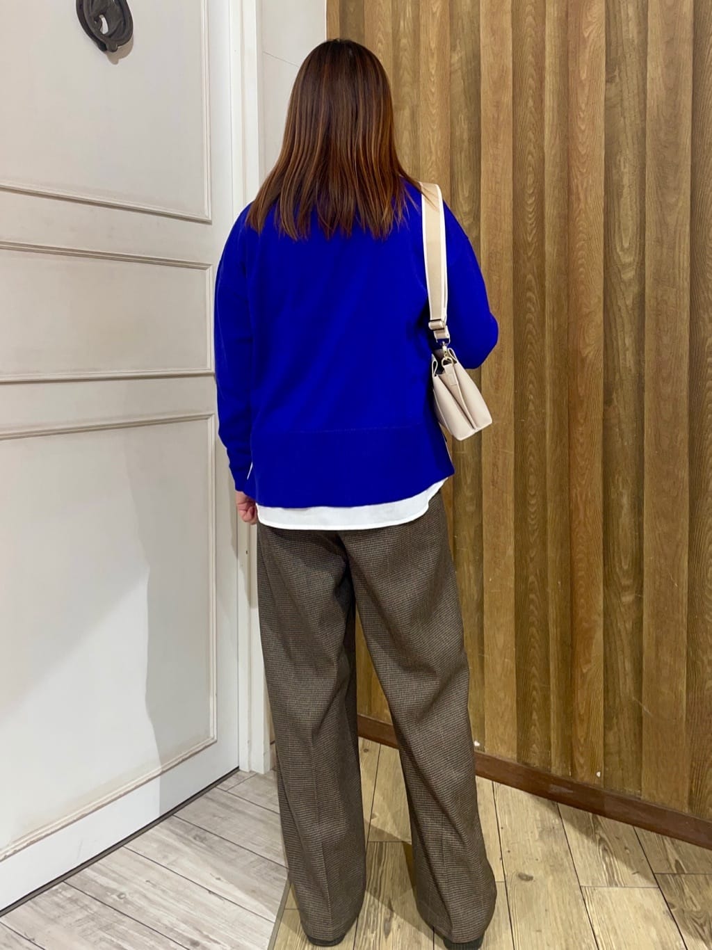 ちえさんの「SHOO･LA･RUE｜【2点セット/洗濯機可/S-LL】着回しがきく もちもちハイネックニット+裾シャツインナー」を使ったコーディネート