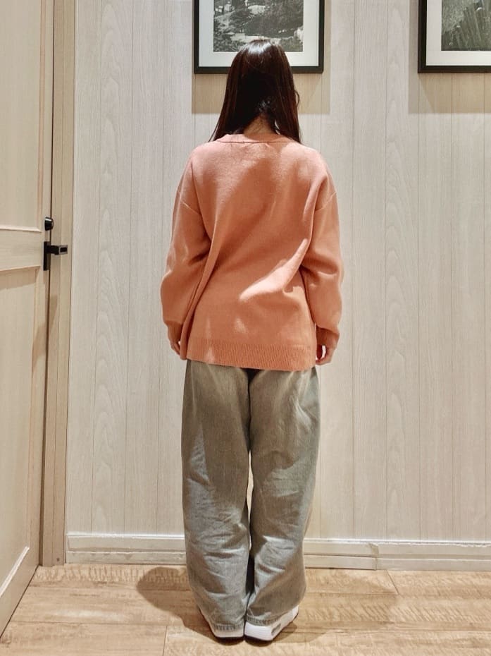 COSさんの「SHOO･LA･RUE｜【体型カバー】ちくちくしにくい お花ロゴジャカードスウェットライクニット」を使ったコーディネート