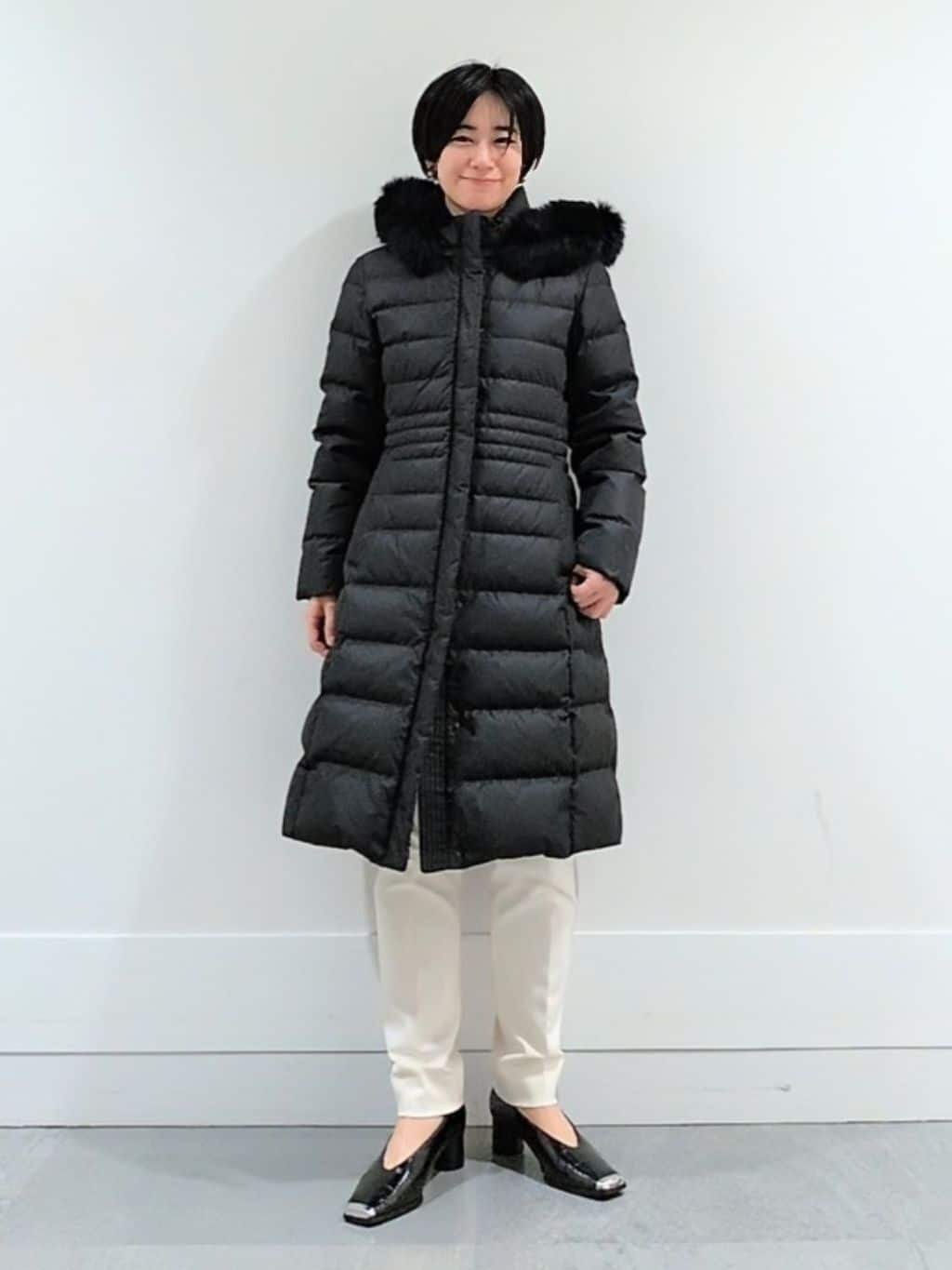 ミズタさんの「UNTITLED｜【はっ水機能/フード取り外し可/防寒】ロングダウンコート」を使ったコーディネート