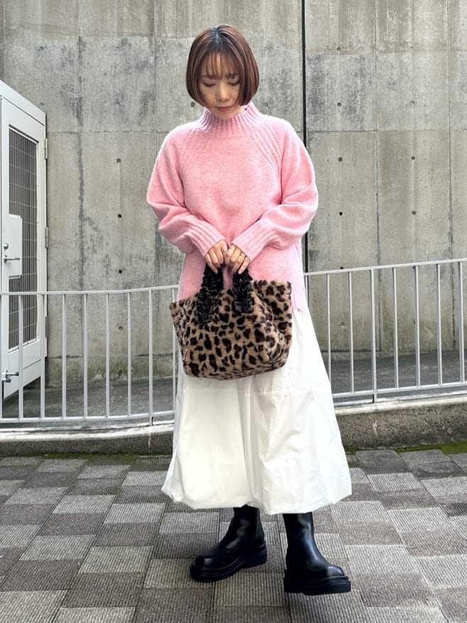 ga_riさんの「THE SHOP TK｜ふんわり柔らかきれい色 ウール混ハイネックニット」を使ったコーディネート