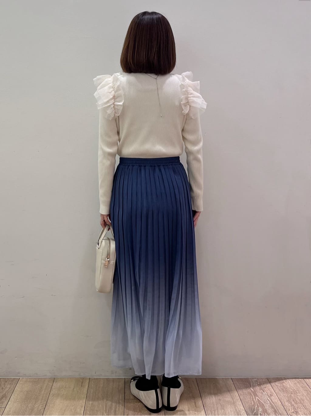 kcさんの「OPAQUE.CLIP｜ショルダーチュールフリルハイネックニット【洗濯機OK／抗ピル】」を使ったコーディネート