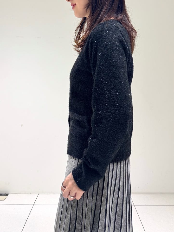 そんさんの「INDIVI｜【洗える】ラメニットカーディガン」を使ったコーディネート