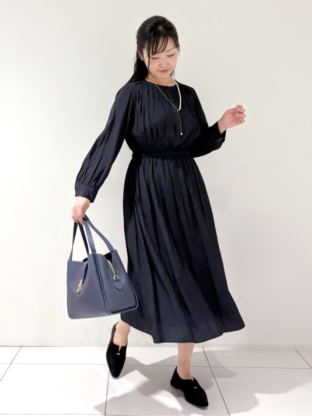 momokoさんの「INDIVI｜【洗える】ギャザーフレアワンピース」を使ったコーディネート