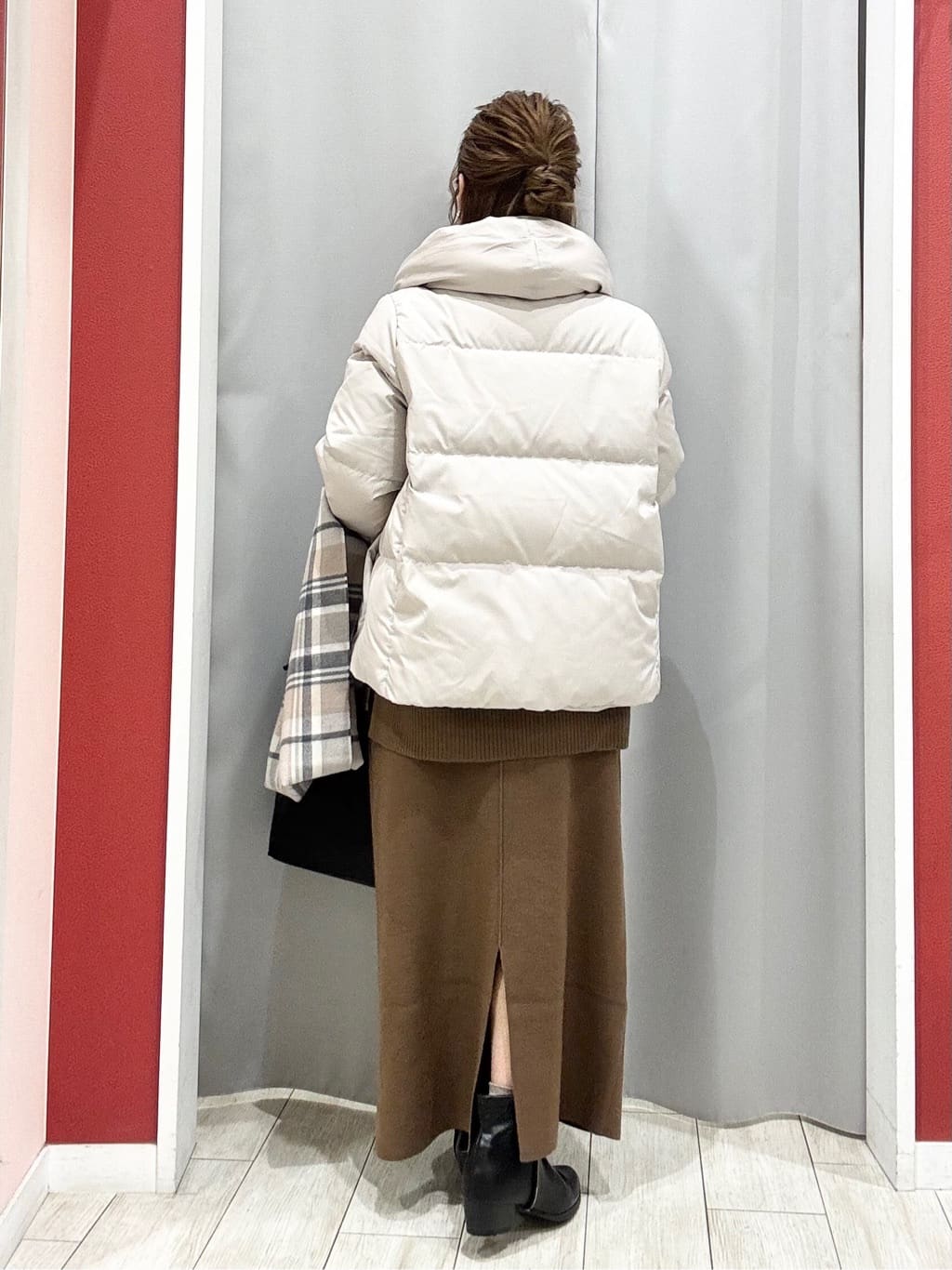 shioさんの「SHOO･LA･RUE｜【撥水/洗える】ショートフーディーダウン」を使ったコーディネート