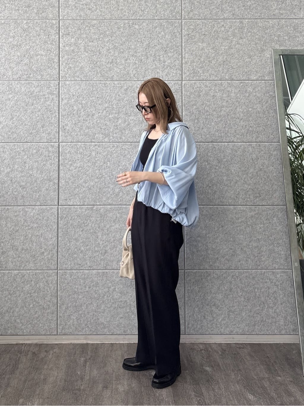 kotakiさんの「INDIVI｜バルーンシアーブラウス【接触冷感】」を使ったコーディネート