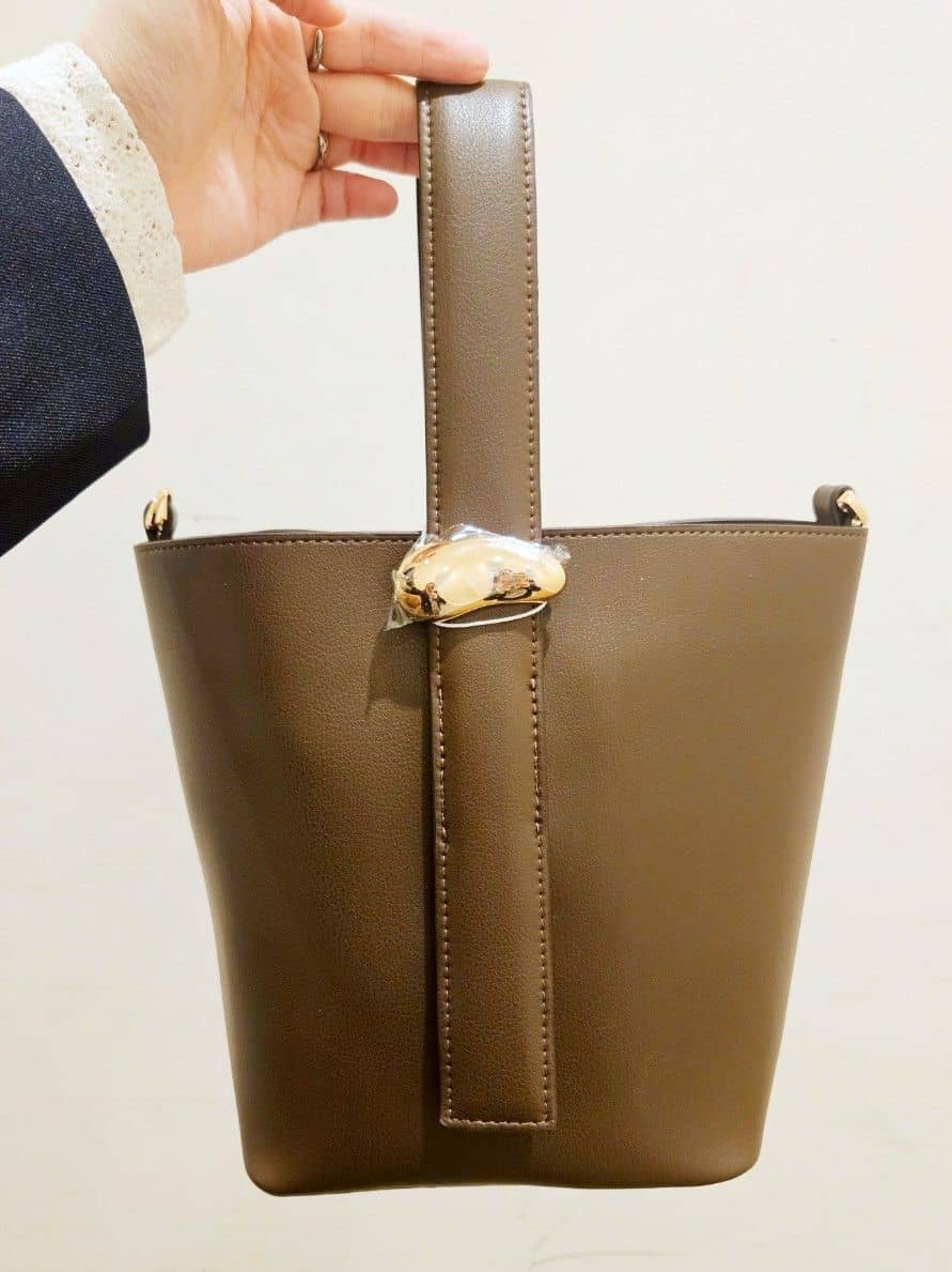 okayuさんの「THE SHOP TK｜【通勤にもデイリーにも】CAVIAN 金ボタンダブルブレストジャケット」を使ったコーディネート