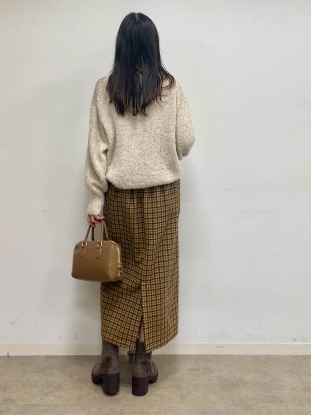cotaniさんの「SHOO･LA･RUE｜【洗濯機可/S-LL】上品にキラリと華やぐ スパンコールニット」を使ったコーディネート