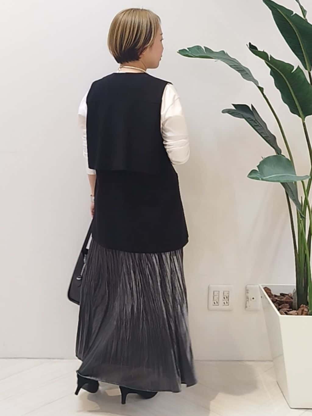 s u g iさんの「UNTITLED｜【洗える/コットン100%】グラフィックロンT」を使ったコーディネート