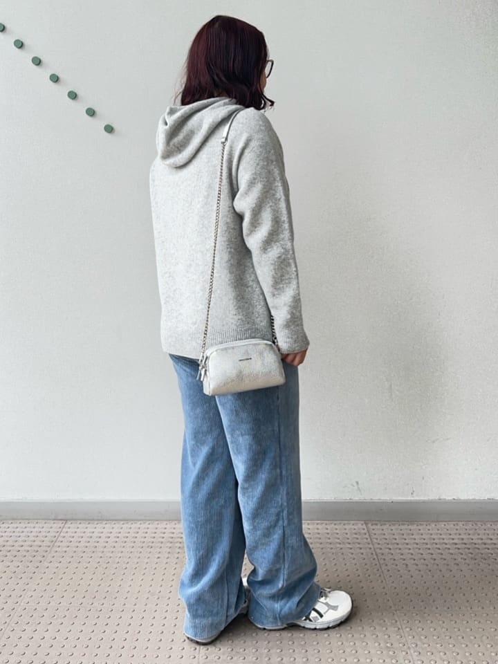 Asamiさんの「DRESSTERIOR｜カシミヤブレンドフードニット」を使ったコーディネート