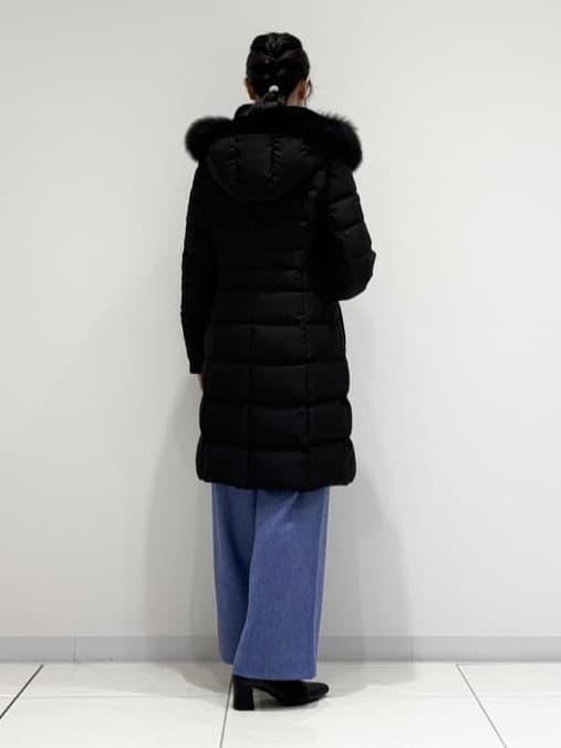 kayoさんの「INDIVI｜【名品／撥水／抗菌防臭】ロング丈リサイクルダウンコート」を使ったコーディネート