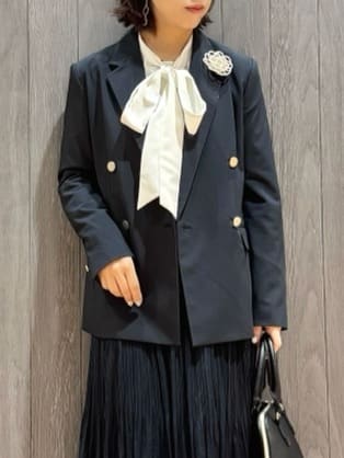 meiさんの「SHOO･LA･RUE｜【洗濯機可/S-3L】リボンボウタイが魅力　大人の華やかブラウス」を使ったコーディネート