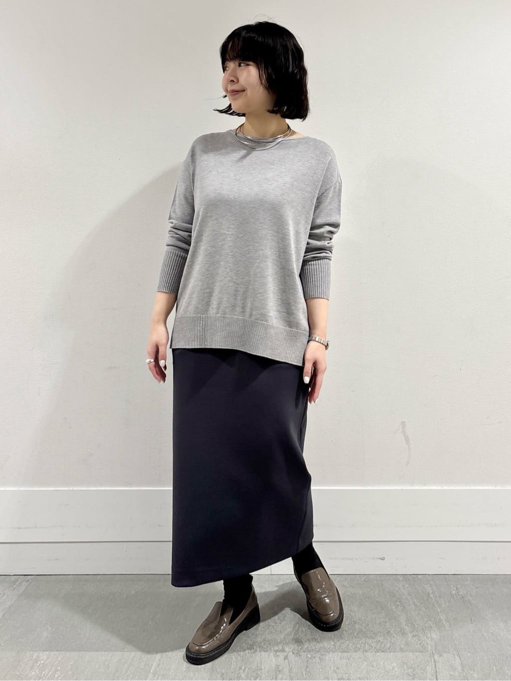 モエカさんの「UNTITLED｜【8色展開/体型カバー】魅せるタイムレスニット」を使ったコーディネート