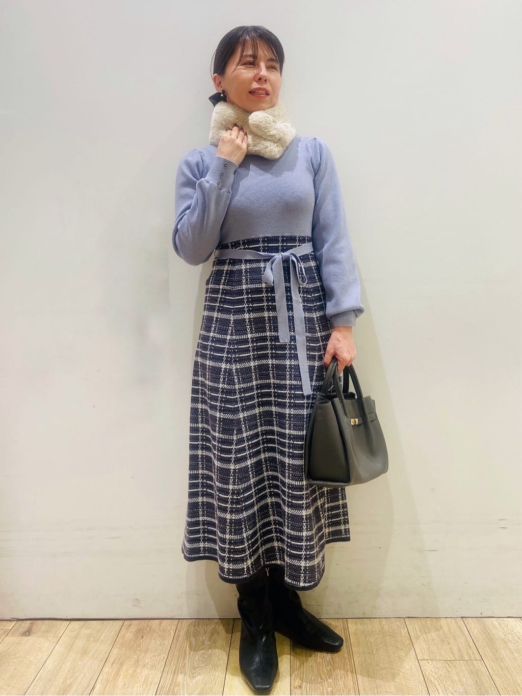 YUKOさんの「index｜チェックラメジャカードニットワンピース」を使ったコーディネート