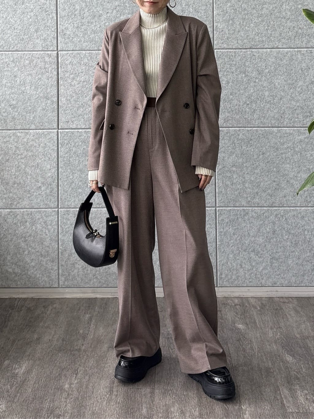 kotakiさんの「INDIVI｜Comfy SET UP｜イージーストレートスラックス【セットアップ対応／通勤／カセット服】」を使ったコーディネート