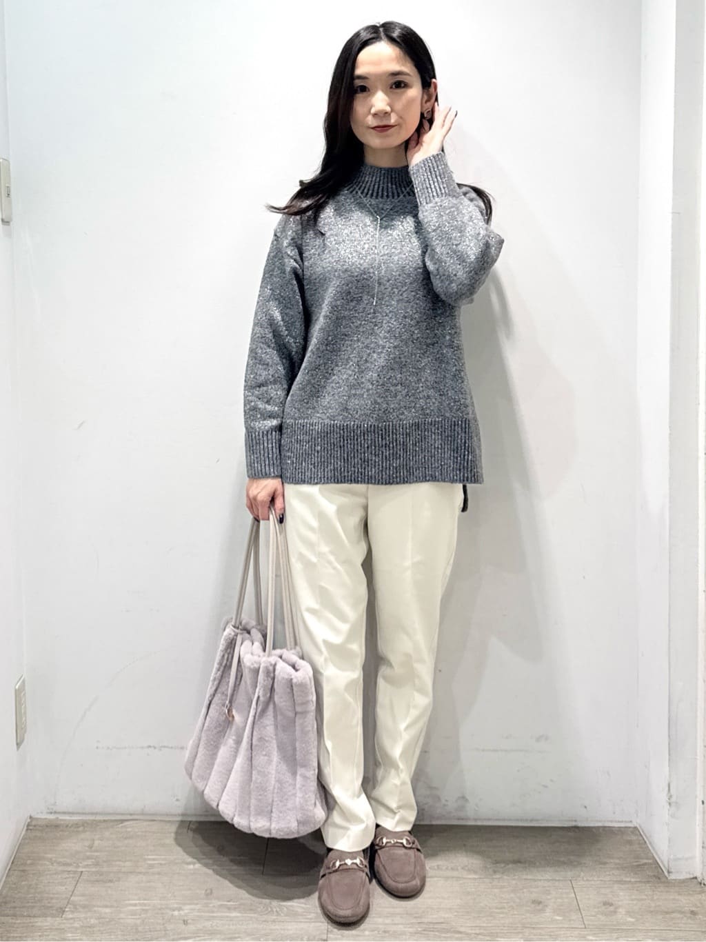 yuicciさんの「OPAQUE.CLIP｜ウォームタッチ テーパードパンツ【洗濯機洗OK／ストレッチ】」を使ったコーディネート