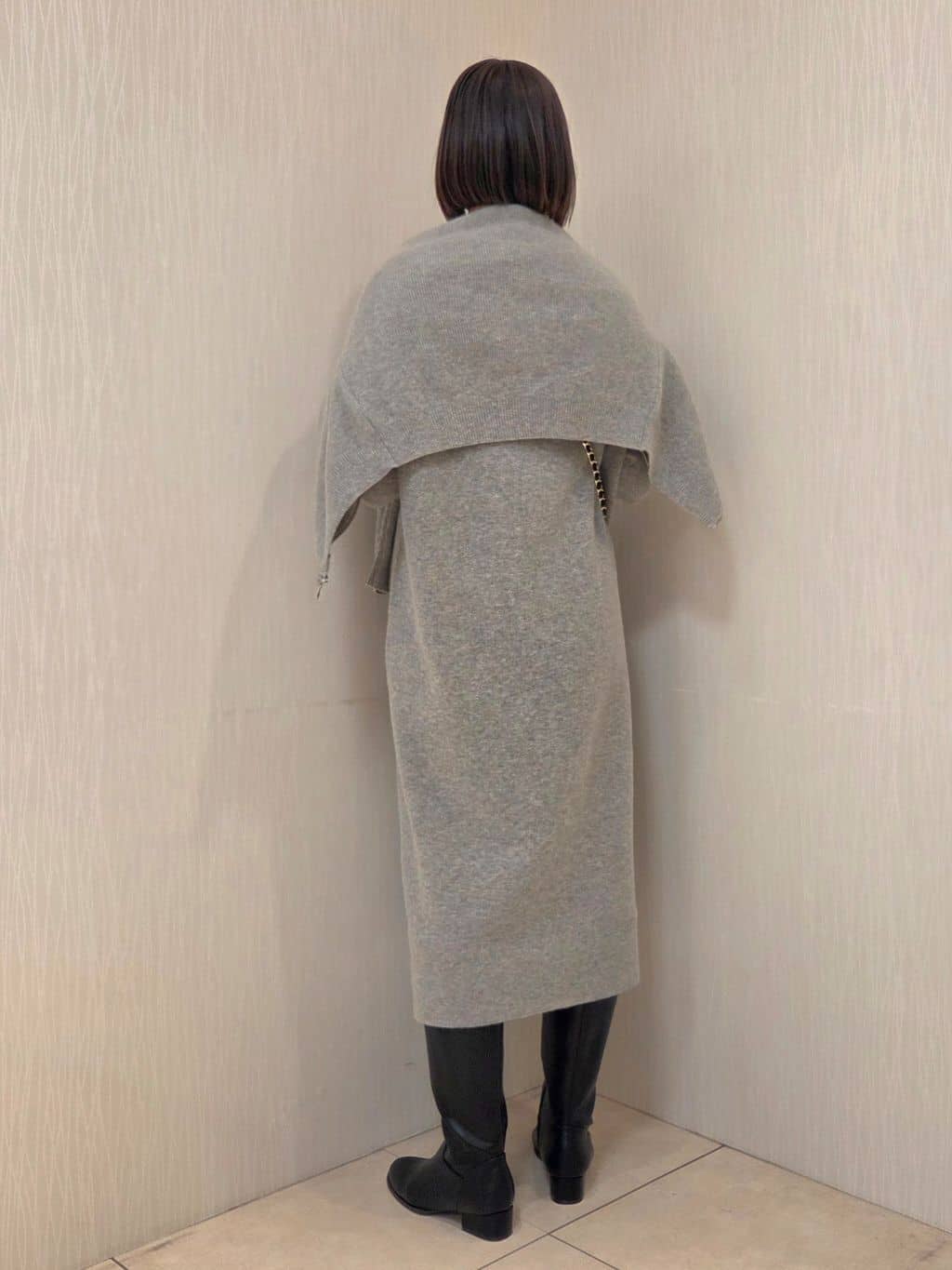 naokoさんの「UNTITLED｜【ロング丈/ゆったりシルエット】テントライン ニットワンピース」を使ったコーディネート