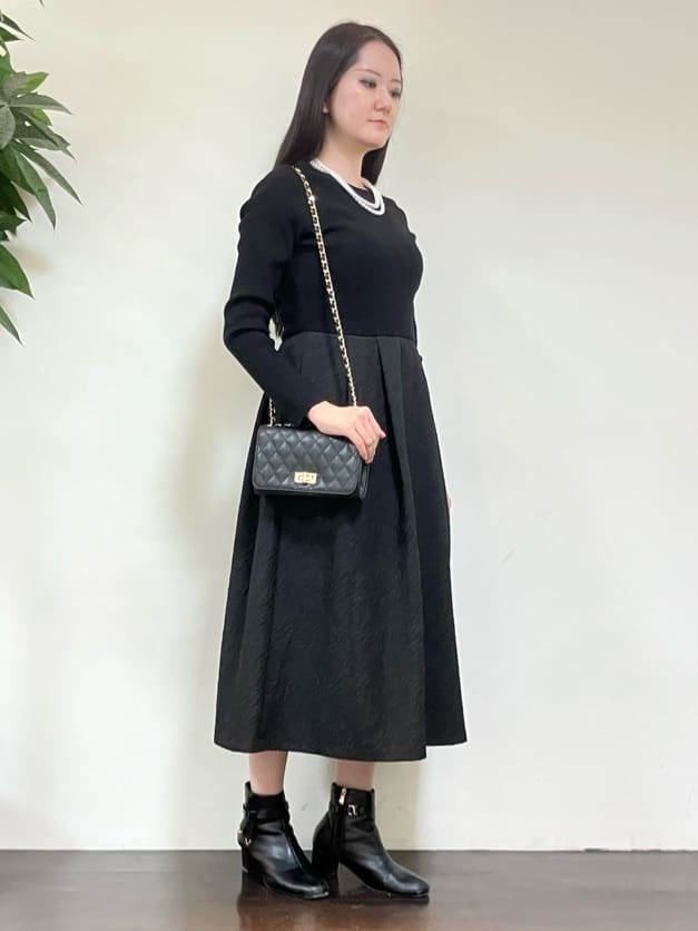 カレンさんの「UNTITLED｜【大人フェミニン/トレンド】ニット&times;ジャカード ドッキングワンピース」を使ったコーディネート