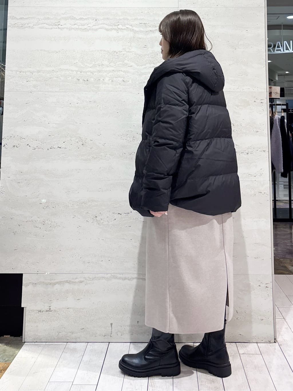かほさんの「OPAQUE.CLIP｜きらきらクルーミドルゲージニット【洗濯機OK】」を使ったコーディネート