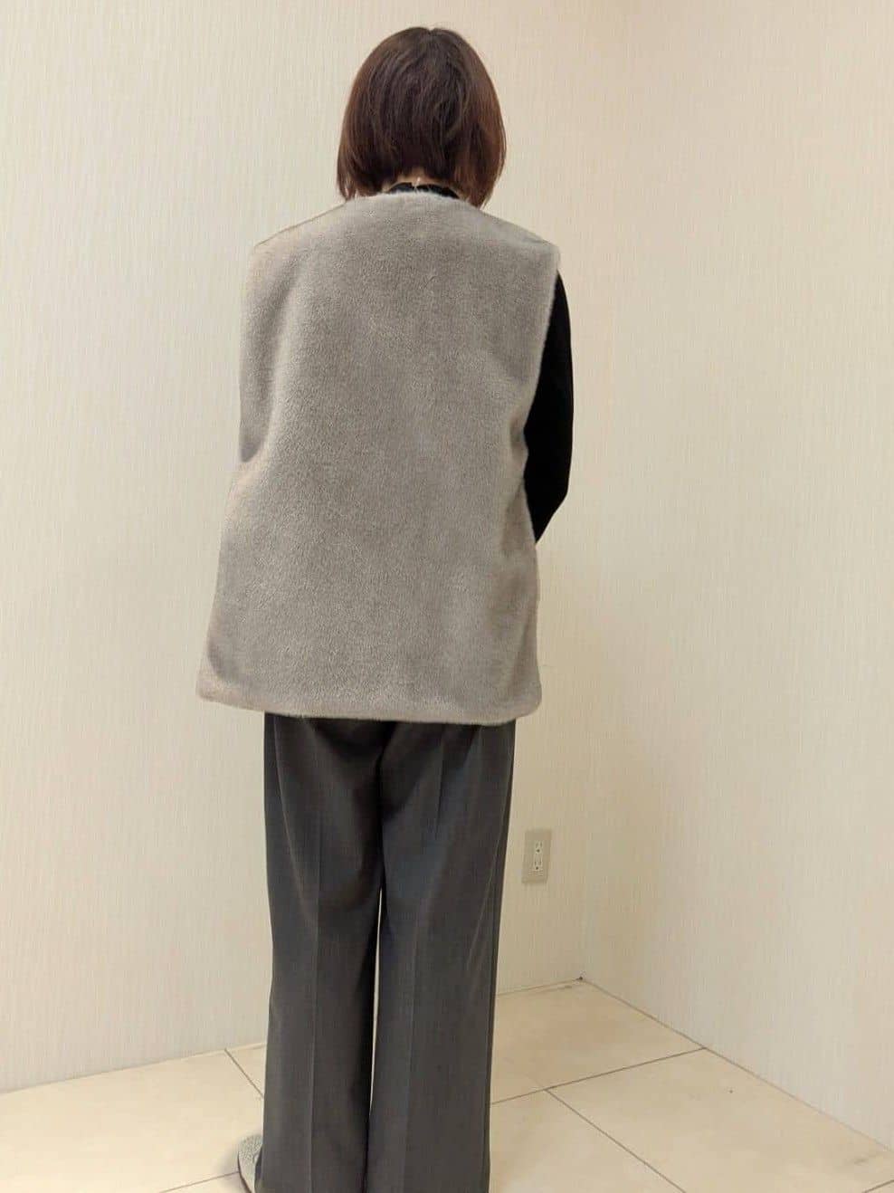 u-macoさんの「UNTITLED｜【トレンド/ジレ】フェイクファーベスト」を使ったコーディネート