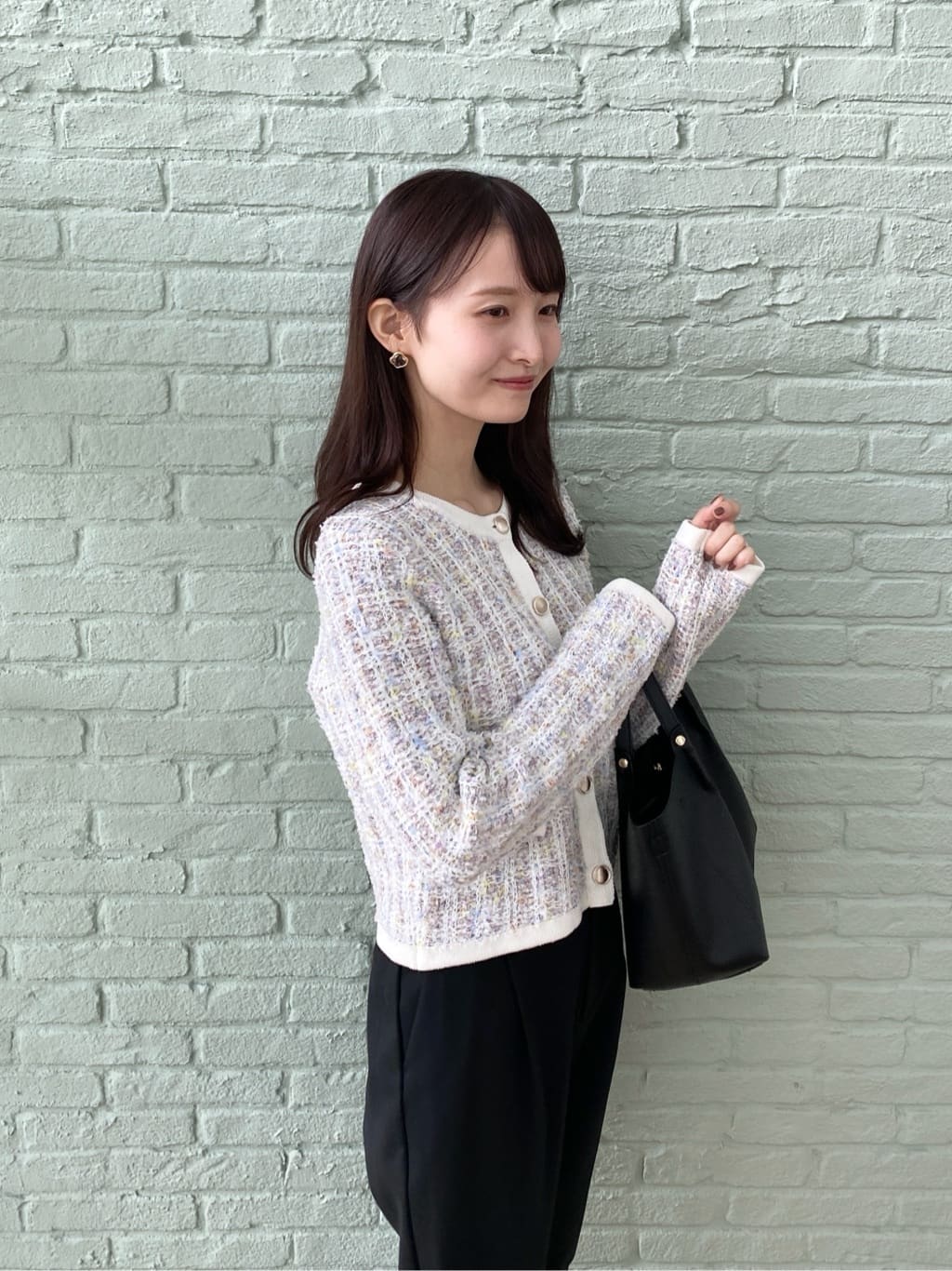 みさかさんの「index｜《丈が選べる》ストレッチテーパードパンツ／セットアップ対応【洗濯機OK／イージーアイロン】」を使ったコーディネート