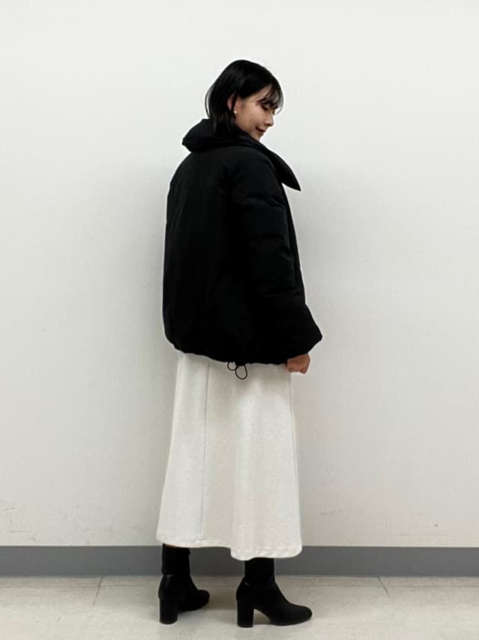 hinanoさんの「INDIVI｜【撥水／洗える／デザイン衿】ステッチレス ショートダウンコート」を使ったコーディネート