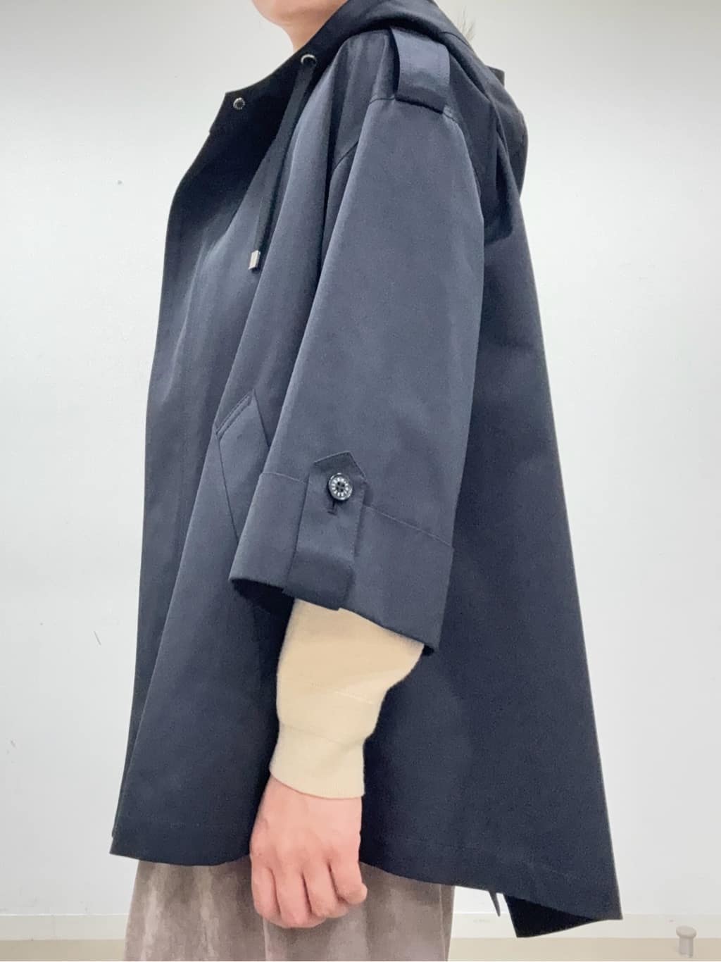 BUNさんの「DRESSTERIOR｜ソフト別珍イージーパンツ」を使ったコーディネート