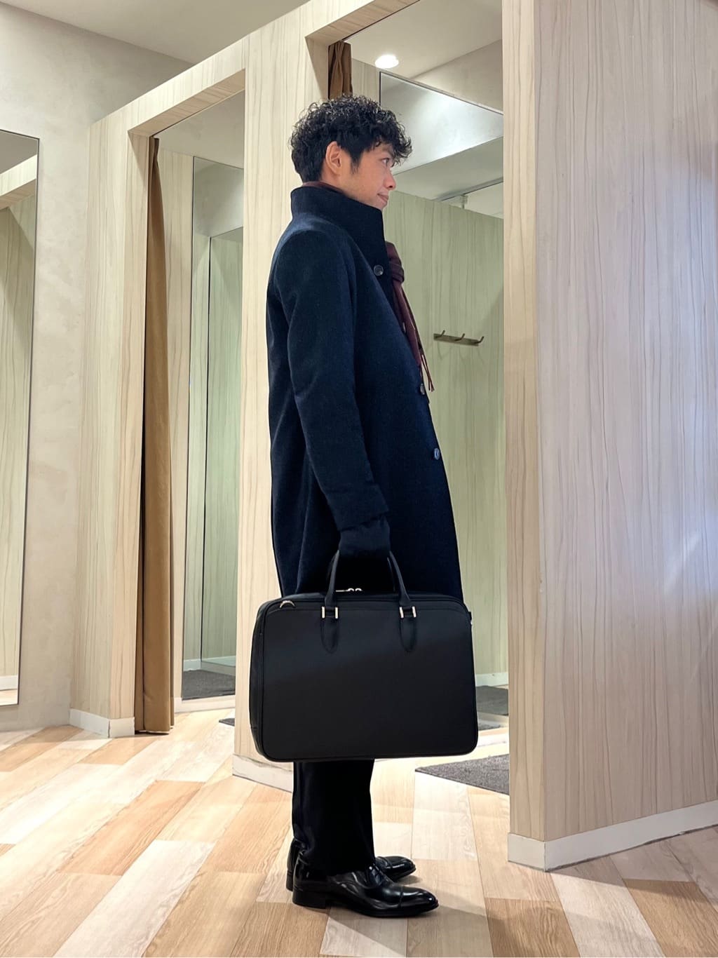 URAさんの「TAKEO KIKUCHI｜【ウールカシミヤブレンド】ビーバー調 スタンドカラー コート」を使ったコーディネート