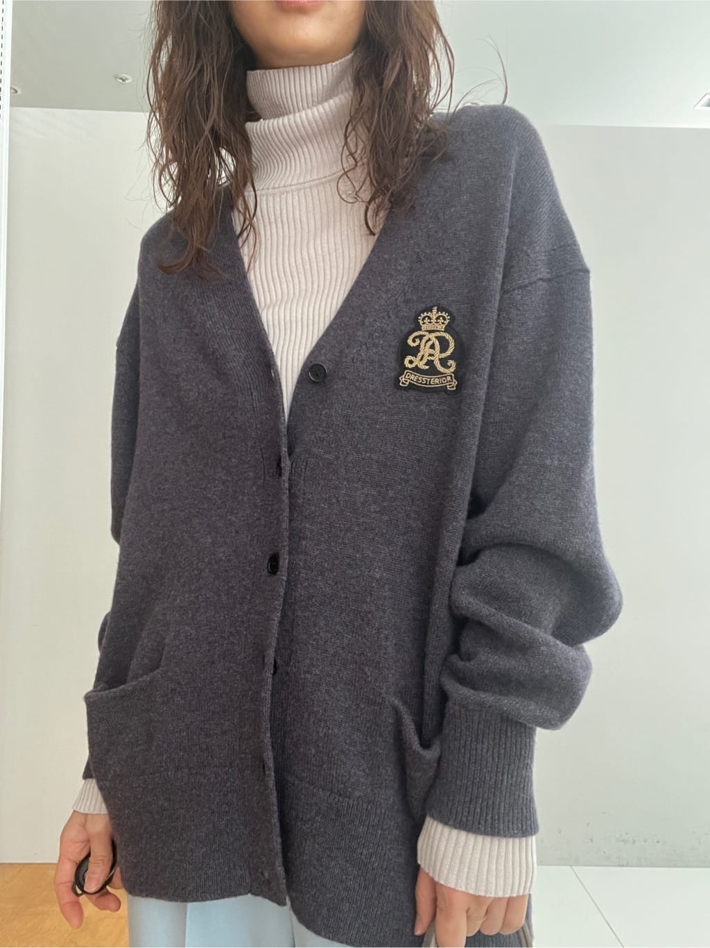 misaさんの「DRESSTERIOR｜シルクブレンドメリノウールリブプルオーバー」を使ったコーディネート