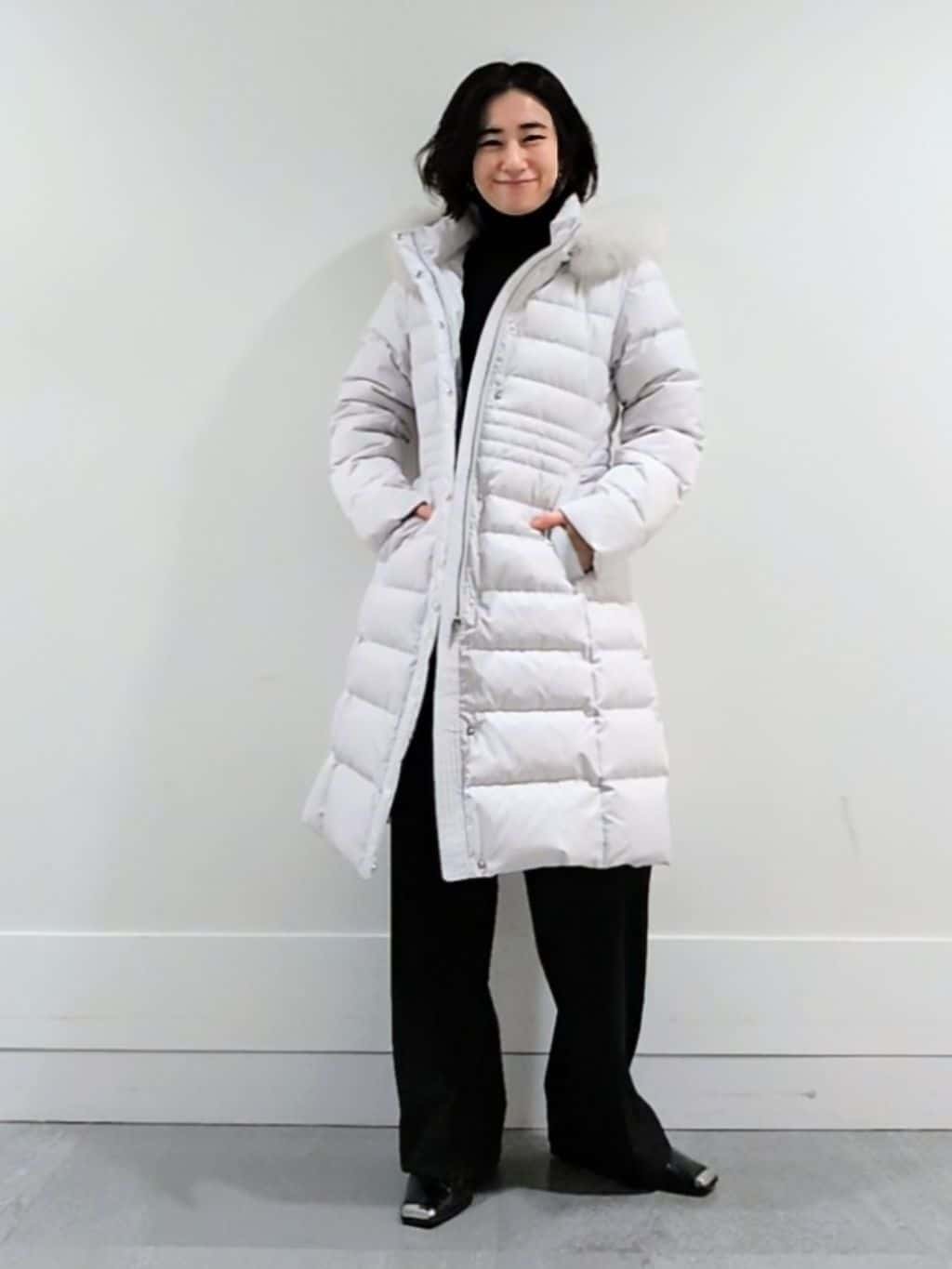 ミズタさんの「UNTITLED｜【はっ水機能/フード取り外し可/防寒】ロングダウンコート」を使ったコーディネート