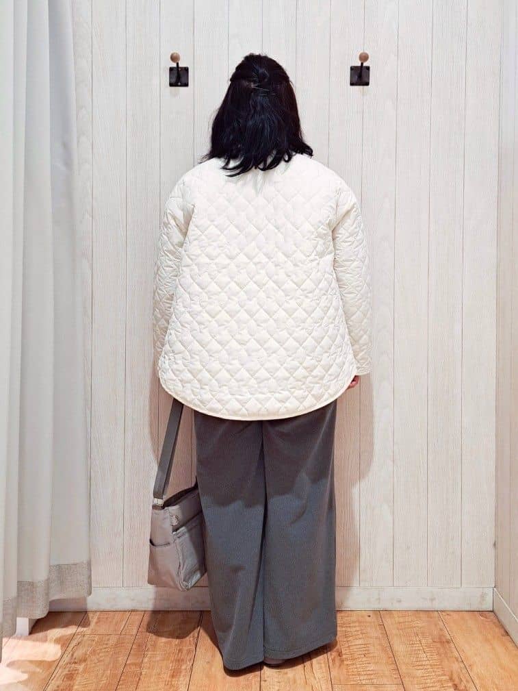 kotomiさんの「SHOO･LA･RUE｜【洗濯機可/S-LL/撥水】ゴールドパーツで上品に 大人が着たい ノーカラーキルトジャケット」を使ったコーディネート
