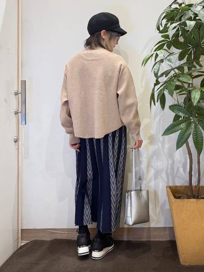misakiさんの「SHOO･LA･RUE｜【洗濯機可/セットアップ可／S-LL】新色追加 女性らしさ際立つ もちもちニットスカート」を使ったコーディネート