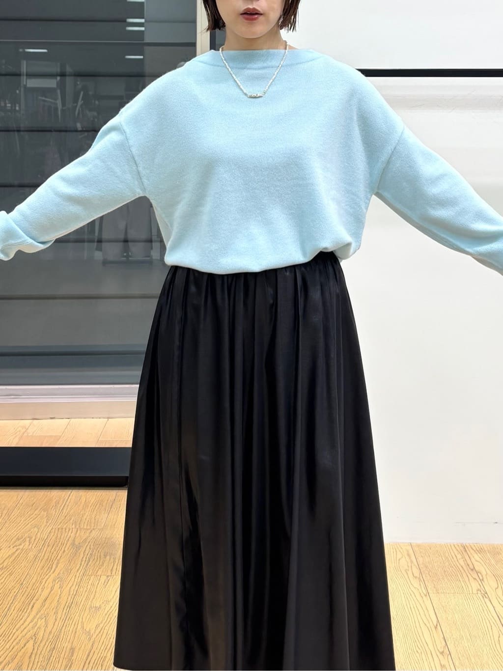 asamiさんの「INDIVI｜【洗える／カシミヤ混】ボトルネック ドルマンスリーブニット」を使ったコーディネート